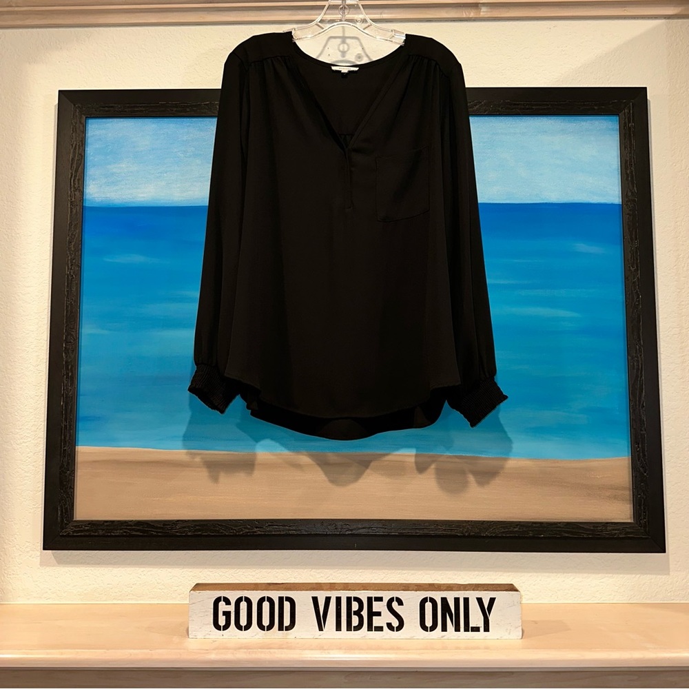 Elegant Black Pleione Women's Top